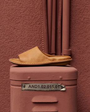 SAINT TROPEZ Leather Fawn Tan